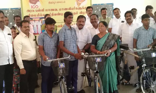 269 மாணவ மாணவிகளுக்கு மிதிவண்டிகளை அமைச்சர் கயல்விழி செல்வராஜ் வழங்கினார்