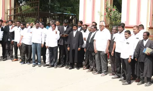 3 குற்றவியல் சட்டங்களை மாற்றுவதற்கு எதிர்ப்பு:வக்கீல்கள் ஆர்ப்பாட்டம்