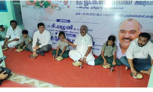 செஞ்சி பள்ளியில் காலை உணவு விரிவாக்க திட்டம்: அமைச்சர் செஞ்சி மஸ்தான் தொடங்கி வைத்தார்