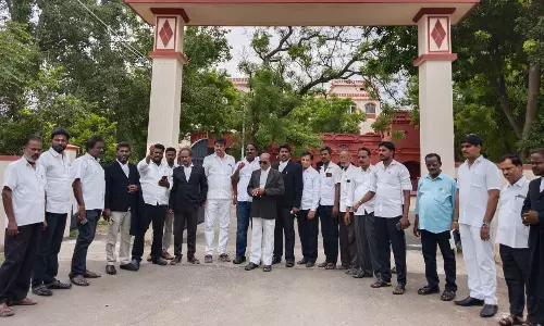 வக்கீல்கள் ஆர்ப்பாட்டம்