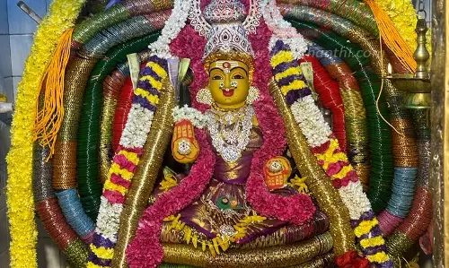 கோவில்களில் பெண்கள் சிறப்பு வழிபாடு