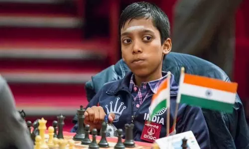 கேன்டிடேட் செஸ் போட்டிக்கு பிரக்ஞானந்தா தகுதி பெற்றது மகிழ்ச்சி - தாயார் நாகலட்சுமி பேட்டி கேன்டிடேட் செஸ் போட்டிக்கு பிரக்ஞானந்தா தகுதி பெற்றது மகிழ்ச்சி - தாயார் நாகலட்சுமி பேட்டி