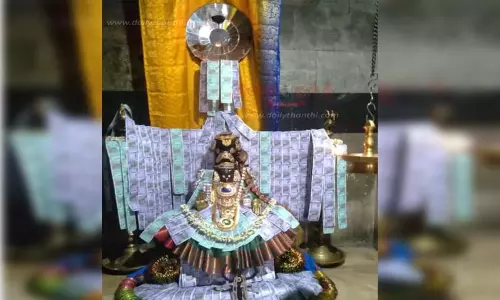 ரூபாய் நோட்டு அலங்காரம்