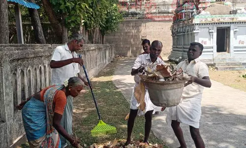 வேதாரண்யேஸ்வரர் கோவிலில் தூய்மைப்பணி