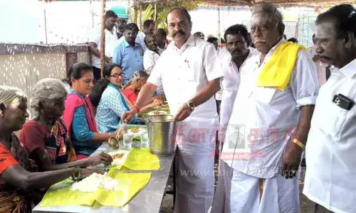 கோவில் விழாவில் அன்னதானம்