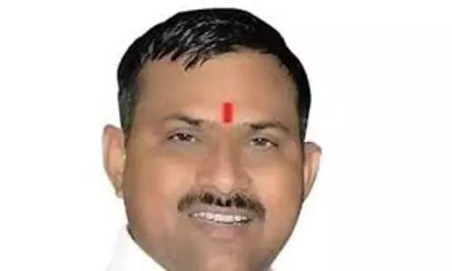 மகாடா குலுக்கலில் கிடைத்த ரூ.7½ கோடி வீடு; பணமில்லாமல் திரும்ப ஒப்படைத்த பா.ஜனதா எம்.எல்.ஏ. மகாடா குலுக்கலில் கிடைத்த ரூ.7½ கோடி வீடு; பணமில்லாமல் திரும்ப ஒப்படைத்த பா.ஜனதா எம்.எல்.ஏ.