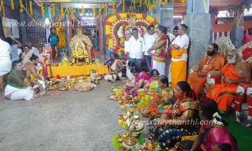 மகாசரபேஸ்வரர் பீடம் சார்பில் வரலட்சுமி விரத திருவிளக்கு பூஜை