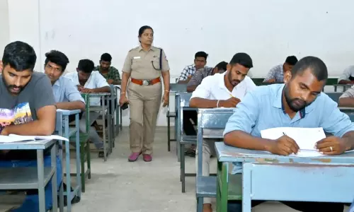 திருச்சி மாவட்டத்தில் சப்-இன்ஸ்பெக்டர் பணிக்கான எழுத்து தேர்வை 6 ஆயிரத்து 95 பேர் எழுதினர்