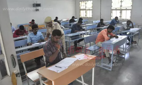 சேலம் மாவட்டத்தில் 10 மையங்களில் நடந்தபோலீஸ் சப்-இன்ஸ்பெக்டர் தேர்வை 7,922 பேர் எழுதினர்அதிகாரிகள் ஆய்வு