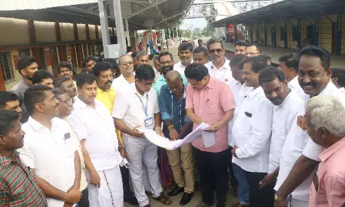 மதுரை  ரெயில் தீ விபத்துக்கு ரெயில்வே பாதுகாப்பு துறை தான் காரணம்வெங்கடேசன் எம்.பி. குற்றச்சாட்டு