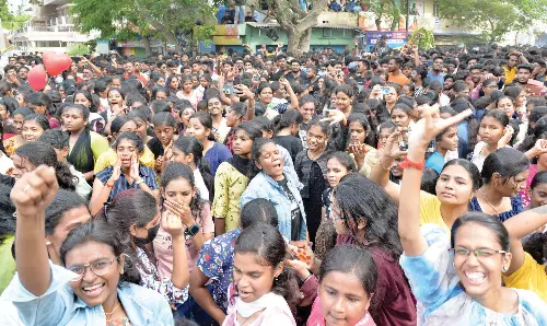 திருப்பூரில் மகிழ்ச்சியான ஞாயிறு கொண்டாட்டம் திருப்பூரில் மகிழ்ச்சியான ஞாயிறு கொண்டாட்டம்