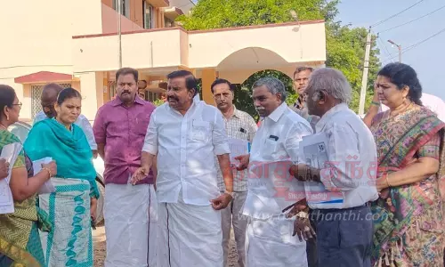 வளர்ச்சி பணிகளை விரைந்து முடிக்க வேண்டும்