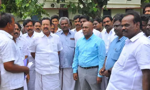 ரூ.3¼ கோடியில் முகையூர் ஊராட்சி ஒன்றிய அலுவலகம் கட்டும் பணி ரூ.3¼ கோடியில் முகையூர் ஊராட்சி ஒன்றிய அலுவலகம் கட்டும் பணி