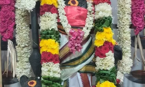 பரமத்திவேலூர் அருகேமாசிபெரியண்ணசாமி கோவில் மகா கும்பாபிஷேகம்