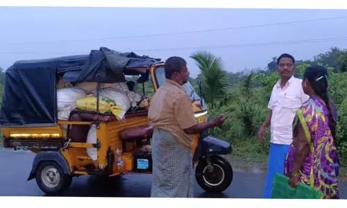 ஆட்டோவில் கடத்திய ஒரு டன் ரேஷன் அரிசி பறிமுதல்