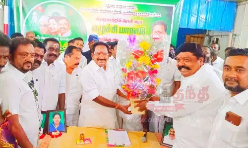 தே.மு.தி.க. முன்னாள் மாவட்ட செயலாளர், ஆதரவாளர்கள் அ.தி.மு.க.வில் இணைந்தனர் தே.மு.தி.க. முன்னாள் மாவட்ட செயலாளர், ஆதரவாளர்கள் அ.தி.மு.க.வில் இணைந்தனர்