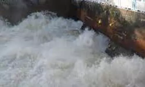 பவானிசாகர் அணையில் இருந்து கீழ்பவானி வாய்க்காலில் வினாடிக்கு2,200 கனஅடி தண்ணீர் திறப்பு