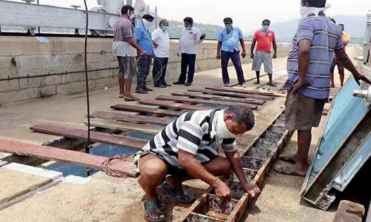 பருவமழை தொடங்க உள்ள நிலையில் செம்பரம்பாக்கம் ஏரியில் மதகுகள் சீரமைக்கும் பணி தொடக்கம்