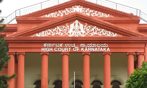 பெண்ணுக்கு பாலியல் தொல்லை கொடுத்ததாக மத்திய அரசு ஊழியர்கள் மீது பதிவான வழக்கு ரத்து