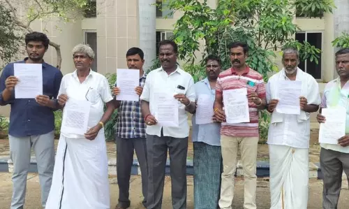 10 பேரிடம் ரூ.33 லட்சம் மோசடி