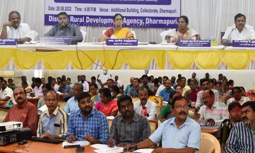 கோட்டையூர்-ஒட்டனூர் இடையே காவிரி ஆற்றின் குறுக்கே பாலம் கட்ட ஆய்வு பணிகளை தொடங்க வேண்டும்கண்காணிப்பு குழு கூட்டத்தில் செந்தில்குமார் எம்.பி. அறிவுறுத்தல்