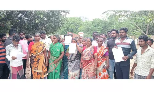 பேரணாம்பட்டு தாலுகா அலுவலகத்தை பொதுமக்கள் முற்றுகை