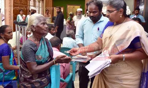 மாற்றுத்திறனாளிக்கு உடனடியாக காதொலி கருவி