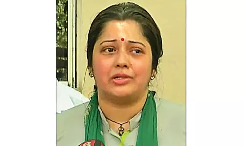 சீமான் மீது நடிகை விஜயலட்சுமி மீண்டும் புகார்: கண்ணீர் மல்க பேட்டி சீமான் மீது நடிகை விஜயலட்சுமி மீண்டும் புகார்: கண்ணீர் மல்க பேட்டி