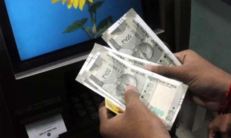 பலரது வங்கி  கணக்கில் திடீரென விழுந்த ரூ.1 லட்சம்: வாடிக்கையாளர்கள் இன்ப அதிர்ச்சி