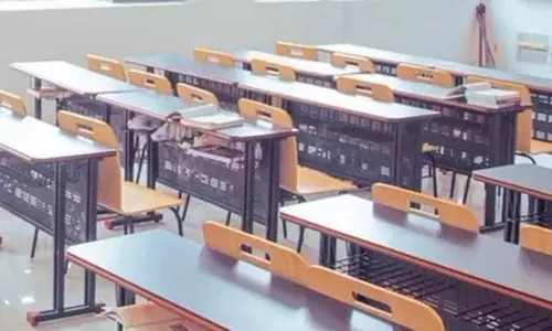 நீங்கள் ஏன் பாகிஸ்தானுக்கு போகவில்லை..? வகுப்பறையில் வரம்புமீறி பேசிய ஆசிரியை நீங்கள் ஏன் பாகிஸ்தானுக்கு போகவில்லை..? வகுப்பறையில் வரம்புமீறி பேசிய ஆசிரியை