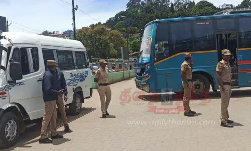 செல்போன் திருட்டை தடுக்க போலீசார் ரோந்து