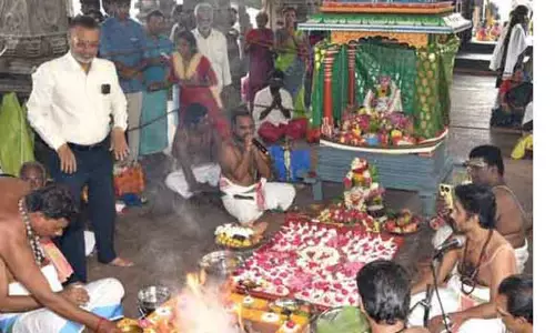 பழனி திருஆவினன்குடி கோவிலில் 108 சங்காபிஷேகம் பழனி திருஆவினன்குடி கோவிலில் 108 சங்காபிஷேகம்