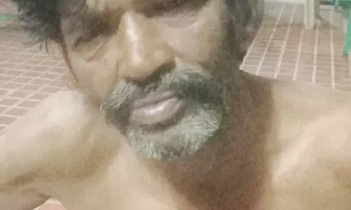 மின்கம்பத்தில் ஏறி இறங்காமல் அடம்பிடித்த போதை ஆசாமி