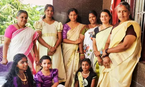 ஓணம் பண்டிகை விமரிசையாக கொண்டாட்டம் ஓணம் பண்டிகை விமரிசையாக கொண்டாட்டம்