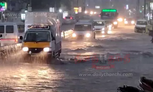 சாலைகளில் பெருக்கெடுத்து ஓடிய தண்ணீர்