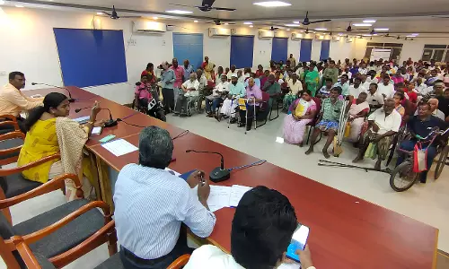 மாற்றுத்திறனாளிகளுக்கு சிறப்பு கடன்மேளா நடத்த வேண்டும்