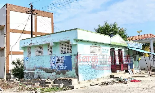 பஸ் நிலைய பகுதி திறந்தவெளி கழிப்பிடமாக மாறியதால் பொதுமக்கள் அவதி பஸ் நிலைய பகுதி திறந்தவெளி கழிப்பிடமாக மாறியதால் பொதுமக்கள் அவதி