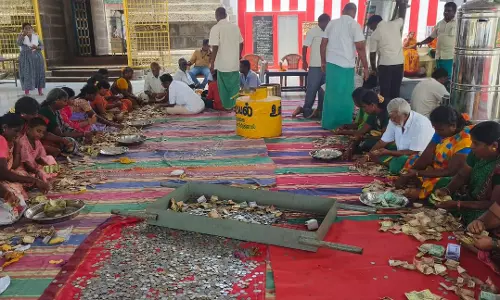 வள்ளிமலை கோவில் உண்டியல் வருமானம் ரூ.4½ லட்சம் வள்ளிமலை கோவில் உண்டியல் வருமானம் ரூ.4½ லட்சம்