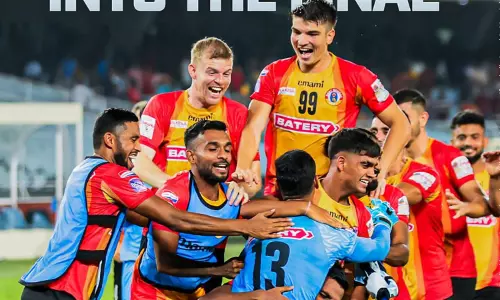 தூரந்த் கோப்பை கால்பந்து ; ஈஸ்ட் பெங்கால் அணி இறுதி போட்டிக்கு முன்னேற்றம் தூரந்த் கோப்பை கால்பந்து ; ஈஸ்ட் பெங்கால் அணி இறுதி போட்டிக்கு முன்னேற்றம்