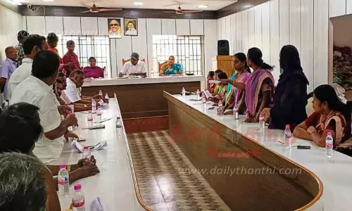 நகராட்சி கூட்டத்தில் கவுன்சிலர்கள் வாக்குவாதம்