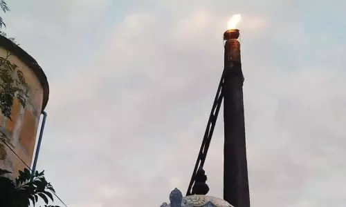 தீவனூர்லட்சுமி நாராயண பெருமாள் கோவிலில் திருவோண தீபம் ஏற்றம்