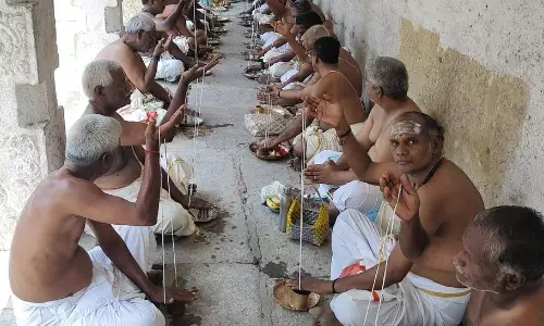 ஆவணி அவிட்டத்தையொட்டி பூணூல் மாற்றும் நிகழ்ச்சி