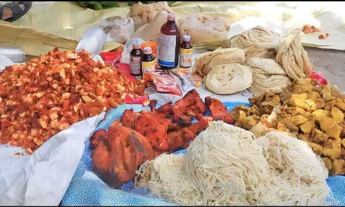 திண்டிவனம் நகர ஓட்டல், பழச்சாறு கடைகளில்  உணவு பாதுகாப்பு அதிகாரிகள் திடீர் சோதனை: கெட்டுப்போன சிக்கன், புரோட்டா பறிமுதல் திண்டிவனம் நகர ஓட்டல், பழச்சாறு கடைகளில்  உணவு பாதுகாப்பு அதிகாரிகள் திடீர் சோதனை: கெட்டுப்போன சிக்கன், புரோட்டா பறிமுதல்