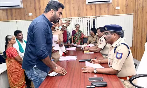 அரசு வேலை வாங்கித்தருவதாக காவலாளியிடம் ரூ.6¾ லட்சம் மோசடி அரசு வேலை வாங்கித்தருவதாக காவலாளியிடம் ரூ.6¾ லட்சம் மோசடி