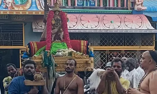 உலகளந்த பெருமாள் கோவிலில் சிறப்பு பூஜை