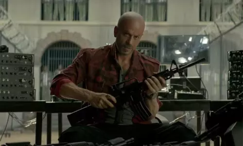 நான் வில்லனா முன்னாடி வந்து நின்னா... - வெளியானது ஜவான் டிரைலர்