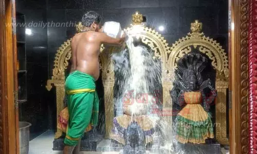 முப்பெரும் தேவியர் பவானி அம்மன் கோவிலில் பவுர்ணமி சிறப்பு பூஜை
