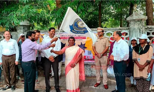 ஜி.எஸ்.டி. அதிகாரிகள் விழிப்புணர்வு நடைபயணம்
