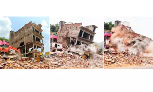 3 மாடி கட்டிடம் இடித்து அகற்றம்