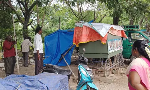 சாலையோர ஆக்கிரமிப்புகள் அகற்றம் சாலையோர ஆக்கிரமிப்புகள் அகற்றம்